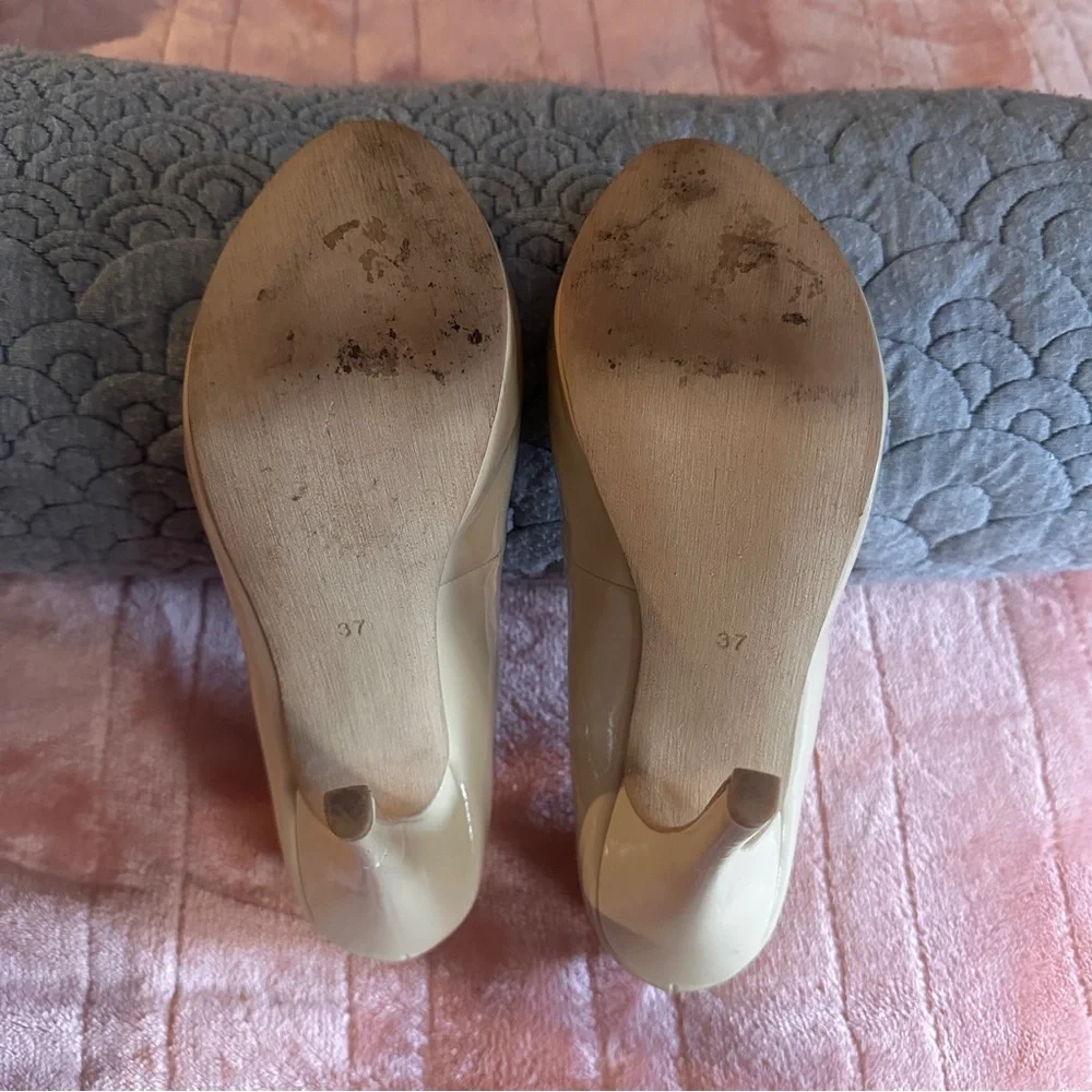 💋 Sleek Nude Patent Platform Pumps – Size 37 (US 6.5) 💋 - Picture 4 of 8